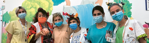 Comme ici à l’Hôpital de Bellinzona, les soignants sont heureux de pouvoir compter à nouveau sur les visites des drs Rêves.
