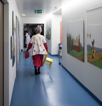Dr. Méli Mélo auf der Notfallstation des Kinderspitals in Lausanne (HEL)